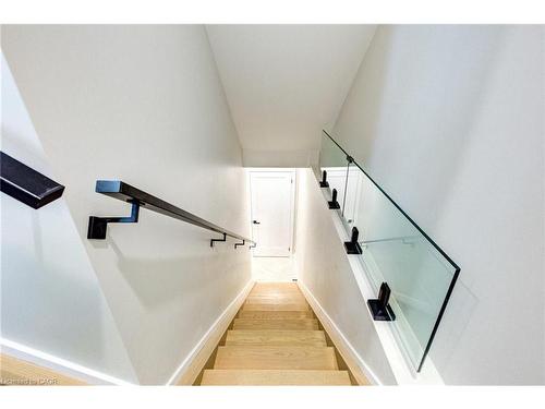 93 Oak Street, Cambridge, ON - Indoor Photo Showing Other Room