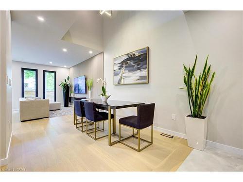 93 Oak Street, Cambridge, ON - Indoor Photo Showing Other Room