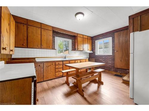 382 Beach Boulevard, Hamilton, ON - Indoor Photo Showing Kitchen