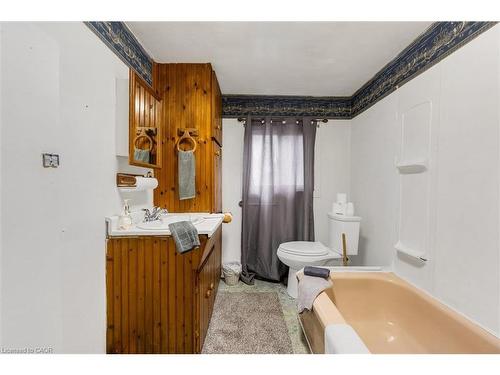 382 Beach Boulevard, Hamilton, ON - Indoor Photo Showing Bathroom