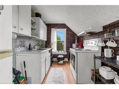 382 Beach Boulevard, Hamilton, ON - Indoor Photo Showing Laundry Room