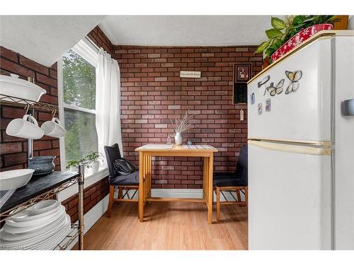 382 Beach Boulevard, Hamilton, ON - Indoor