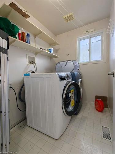 563 Dansbury Drive, Waterloo, ON - Indoor Photo Showing Laundry Room