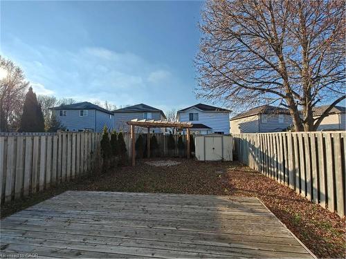 563 Dansbury Drive, Waterloo, ON - Outdoor