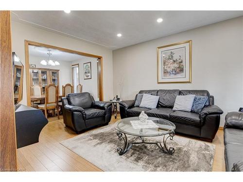 67 Durham Street, Kitchener, ON - Indoor Photo Showing Living Room
