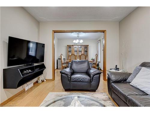 67 Durham Street, Kitchener, ON - Indoor Photo Showing Living Room