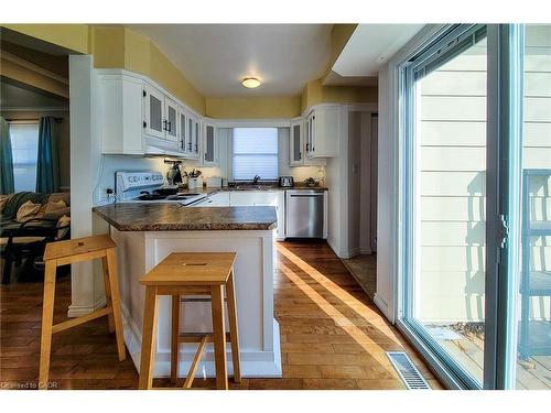 54 Eighth Avenue, Brantford, ON - Indoor Photo Showing Kitchen