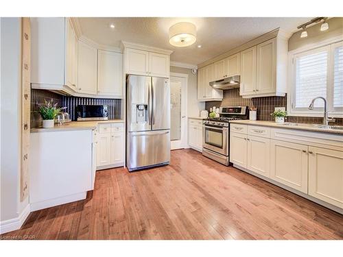194 Brookmead Street, Elmira, ON - Indoor Photo Showing Kitchen