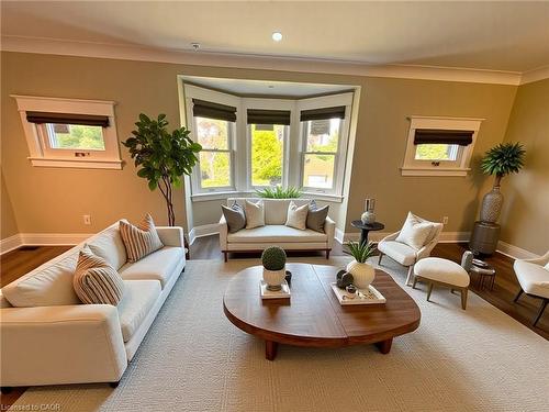 2-71 Barnesdale Boulevard, Hamilton, ON - Indoor Photo Showing Living Room