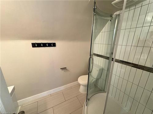 2-71 Barnesdale Boulevard, Hamilton, ON - Indoor Photo Showing Bathroom