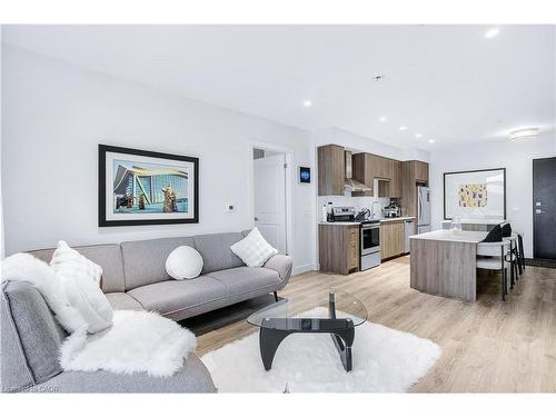 1310-15 Glebe Street, Cambridge, ON - Indoor Photo Showing Other Room