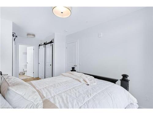 1310-15 Glebe Street, Cambridge, ON - Indoor Photo Showing Bedroom
