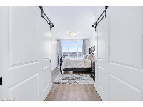 1310-15 Glebe Street, Cambridge, ON - Indoor Photo Showing Bedroom