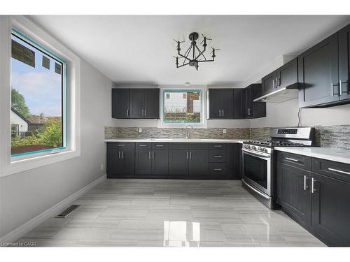 687 Upper James Street, Hamilton, ON - Indoor Photo Showing Kitchen