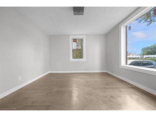 687 Upper James Street, Hamilton, ON - Indoor Photo Showing Other Room