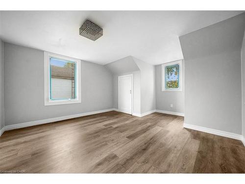 687 Upper James Street, Hamilton, ON - Indoor Photo Showing Other Room