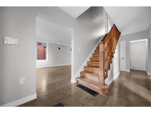 687 Upper James Street, Hamilton, ON - Indoor Photo Showing Other Room