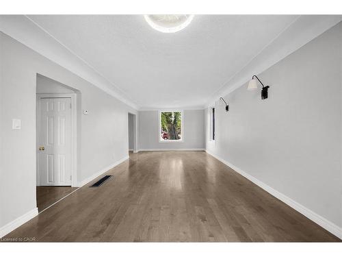 687 Upper James Street, Hamilton, ON - Indoor Photo Showing Other Room