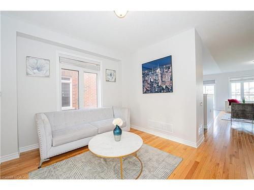 9 Phyllis Drive, Caledon, ON - Indoor Photo Showing Living Room
