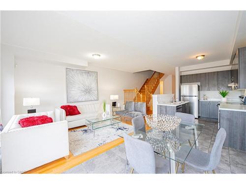 9 Phyllis Drive, Caledon, ON - Indoor Photo Showing Living Room
