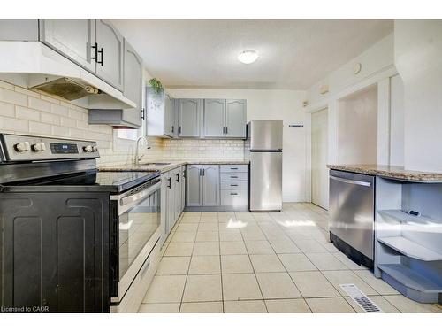 125 Melrose Avenue N, Hamilton, ON - Indoor Photo Showing Kitchen
