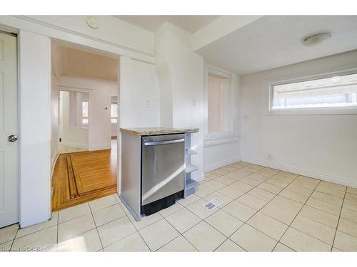 125 Melrose Avenue N, Hamilton, ON - Indoor Photo Showing Other Room