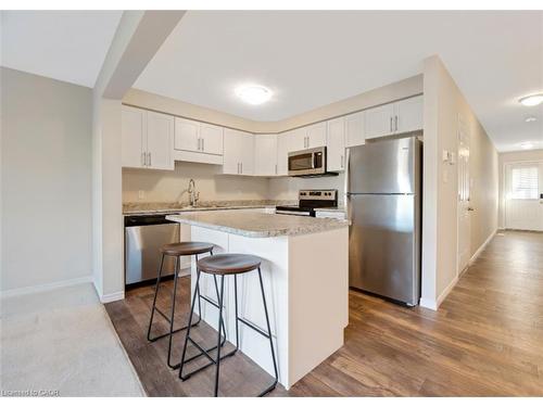 56-50 Pinnacle Drive, Kitchener, ON - Indoor Photo Showing Kitchen With Upgraded Kitchen