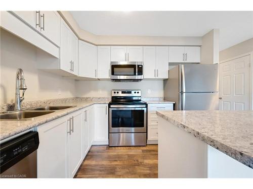 56-50 Pinnacle Drive, Kitchener, ON - Indoor Photo Showing Kitchen With Double Sink With Upgraded Kitchen