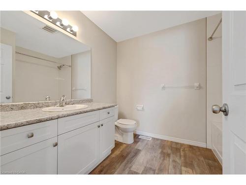 56-50 Pinnacle Drive, Kitchener, ON - Indoor Photo Showing Bathroom