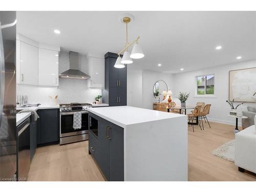 15 Mellenby Street, Hamilton, ON - Indoor Photo Showing Kitchen With Upgraded Kitchen