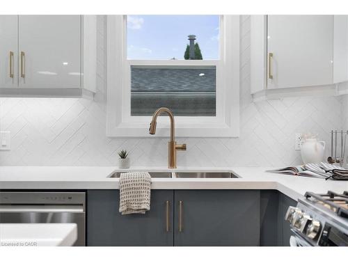 15 Mellenby Street, Hamilton, ON - Indoor Photo Showing Kitchen With Double Sink With Upgraded Kitchen
