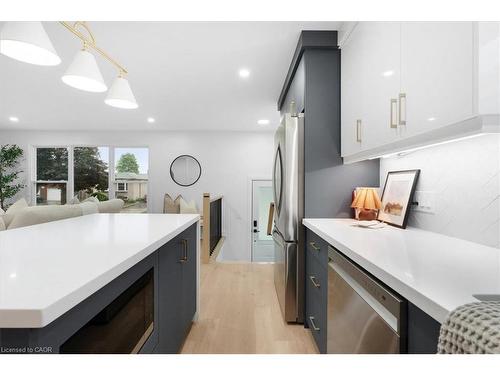 15 Mellenby Street, Hamilton, ON - Indoor Photo Showing Kitchen