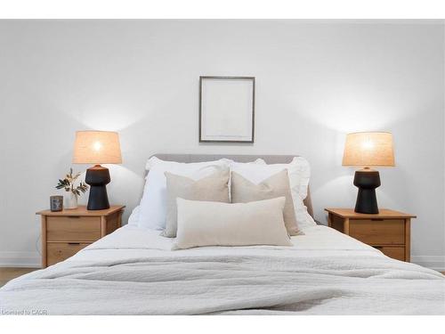 15 Mellenby Street, Hamilton, ON - Indoor Photo Showing Bedroom