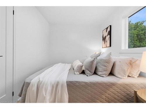 15 Mellenby Street, Hamilton, ON - Indoor Photo Showing Bedroom