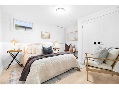 15 Mellenby Street, Hamilton, ON - Indoor Photo Showing Bedroom