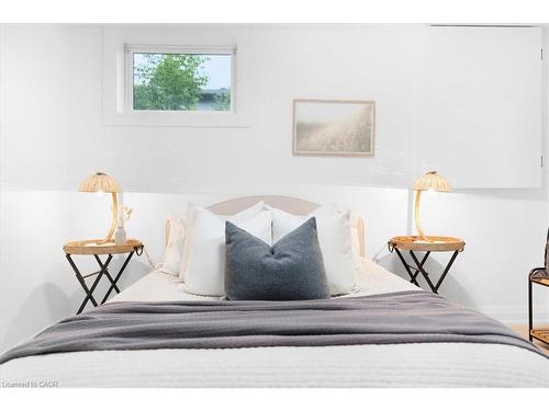 15 Mellenby Street, Hamilton, ON - Indoor Photo Showing Bedroom