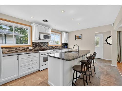 120 Kinross Street, Caledonia, ON - Indoor Photo Showing Kitchen With Double Sink With Upgraded Kitchen