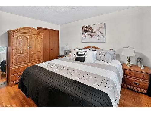 120 Kinross Street, Caledonia, ON - Indoor Photo Showing Bedroom