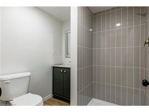 20 Burfield Avenue, Hamilton, ON - Indoor Photo Showing Bathroom