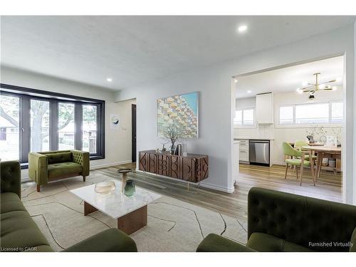 20 Burfield Avenue, Hamilton, ON - Indoor Photo Showing Living Room