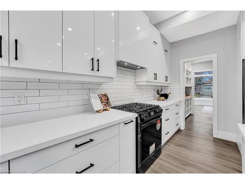 28 Norwich Street W, Guelph, ON - Indoor Photo Showing Kitchen With Upgraded Kitchen