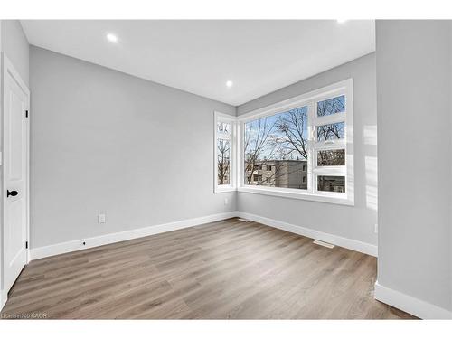 28 Norwich Street W, Guelph, ON - Indoor Photo Showing Other Room