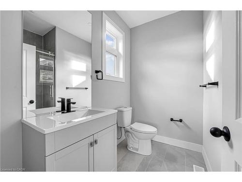 28 Norwich Street W, Guelph, ON - Indoor Photo Showing Bathroom