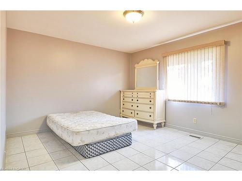 13 Balsam Avenue, Woodland Beach, ON - Indoor Photo Showing Bedroom