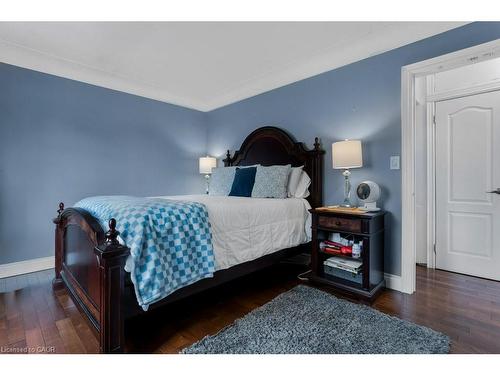 6782 Dorchester Road, Niagara Falls, ON - Indoor Photo Showing Bedroom
