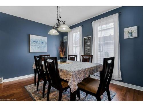 6782 Dorchester Road, Niagara Falls, ON - Indoor Photo Showing Dining Room