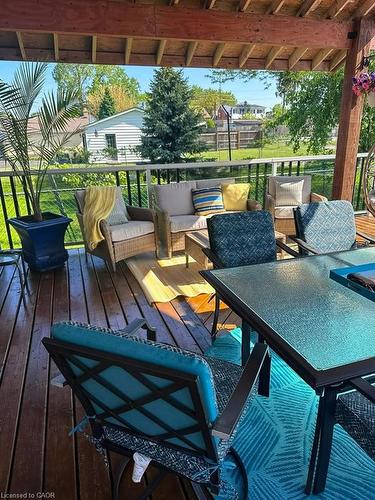 6782 Dorchester Road, Niagara Falls, ON - Outdoor With Deck Patio Veranda With Exterior