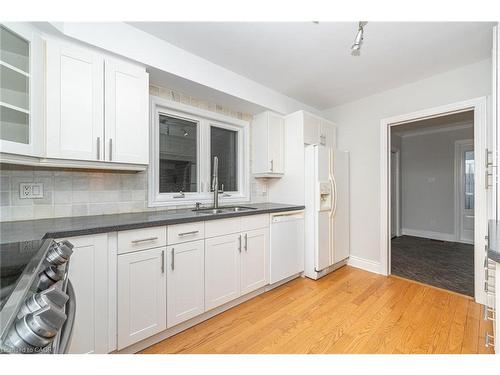 3018 Dalehurst Drive, Mississauga, ON - Indoor Photo Showing Kitchen With Double Sink