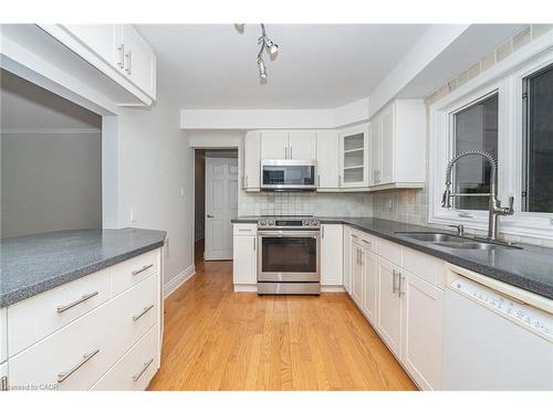 3018 Dalehurst Drive, Mississauga, ON - Indoor Photo Showing Kitchen With Double Sink