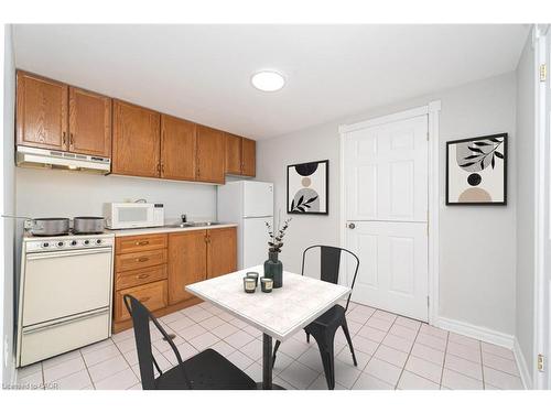 3018 Dalehurst Drive, Mississauga, ON - Indoor Photo Showing Kitchen With Double Sink